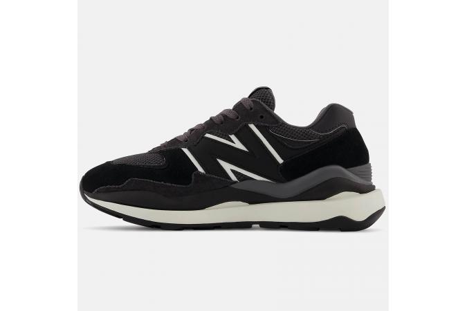 Zapatilla New Balance W5740CHB Negra